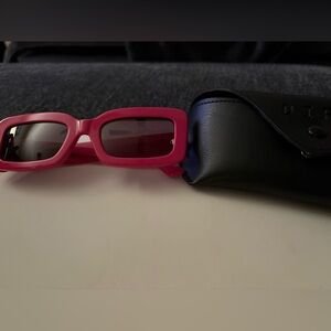 Diff Eyewear Pink and Black Sunglasses with Protective Case